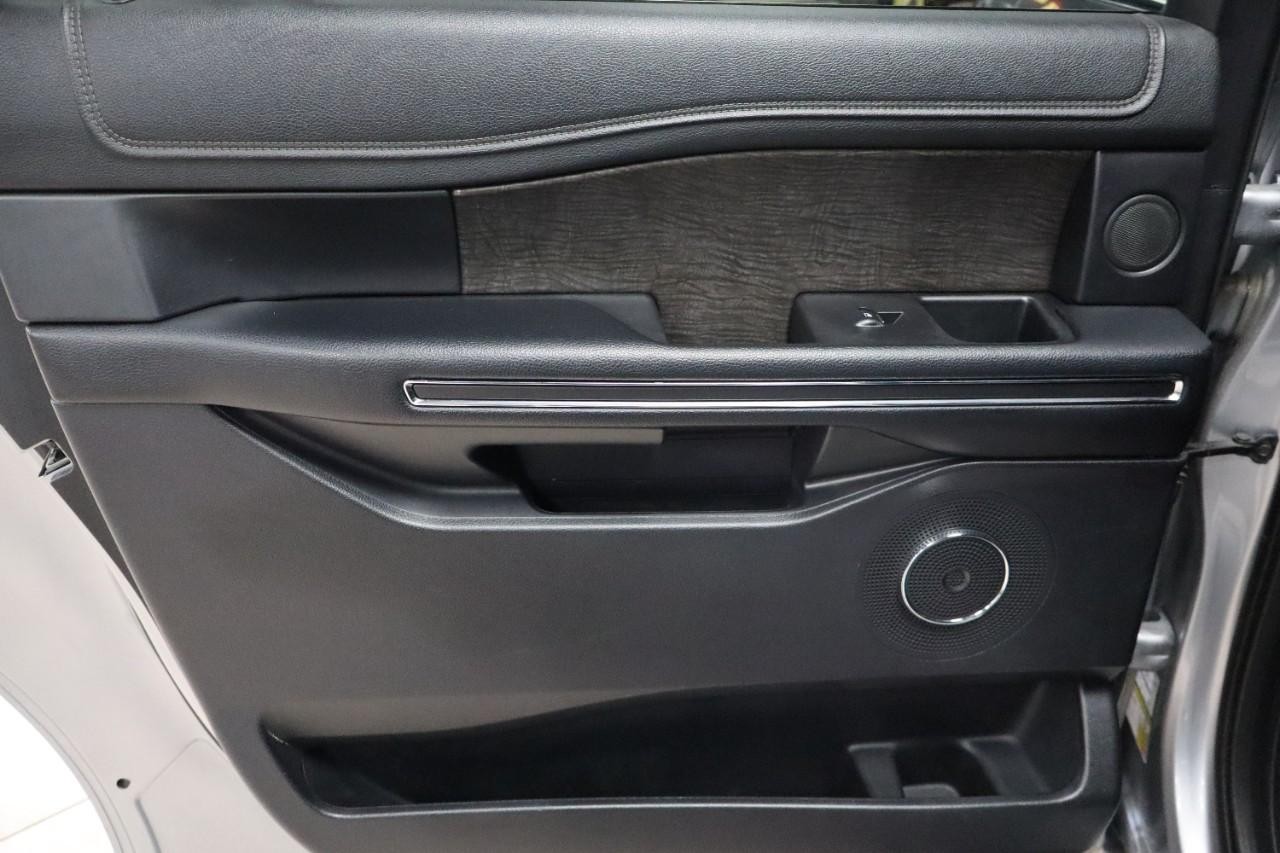 Ford Expedition Max Vehicle Full-screen Gallery Image 24