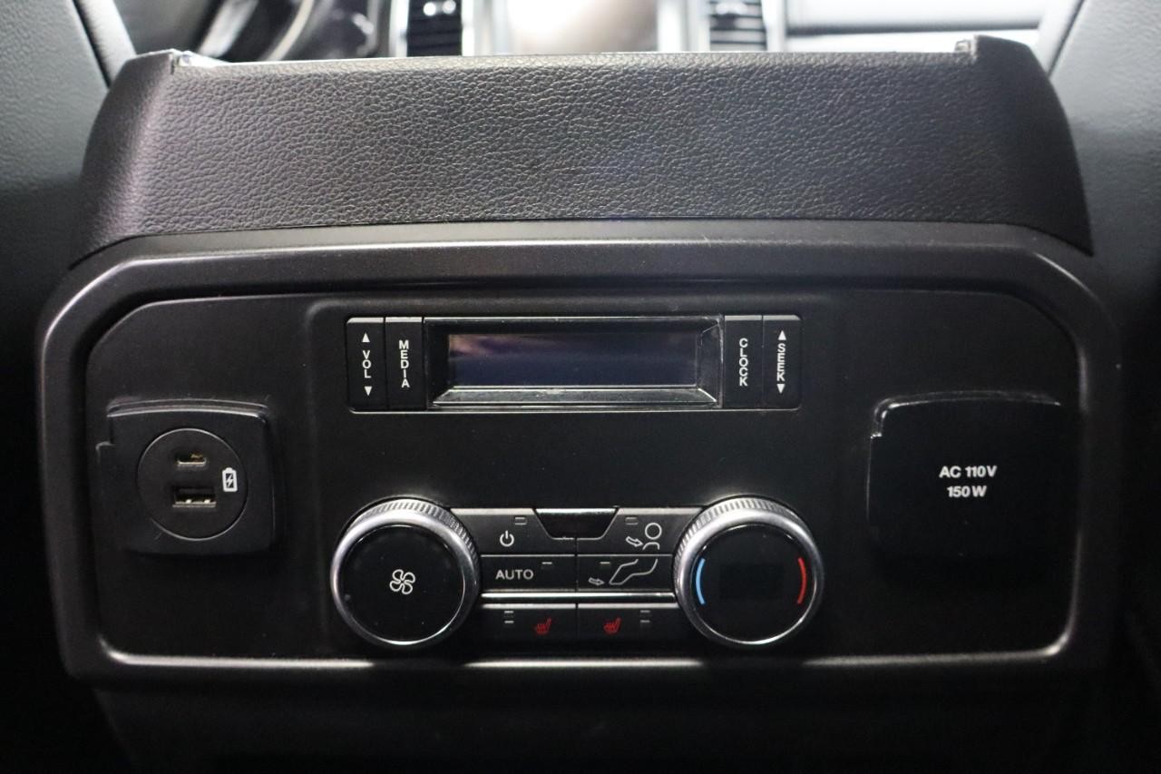 Ford Expedition Max Vehicle Full-screen Gallery Image 25