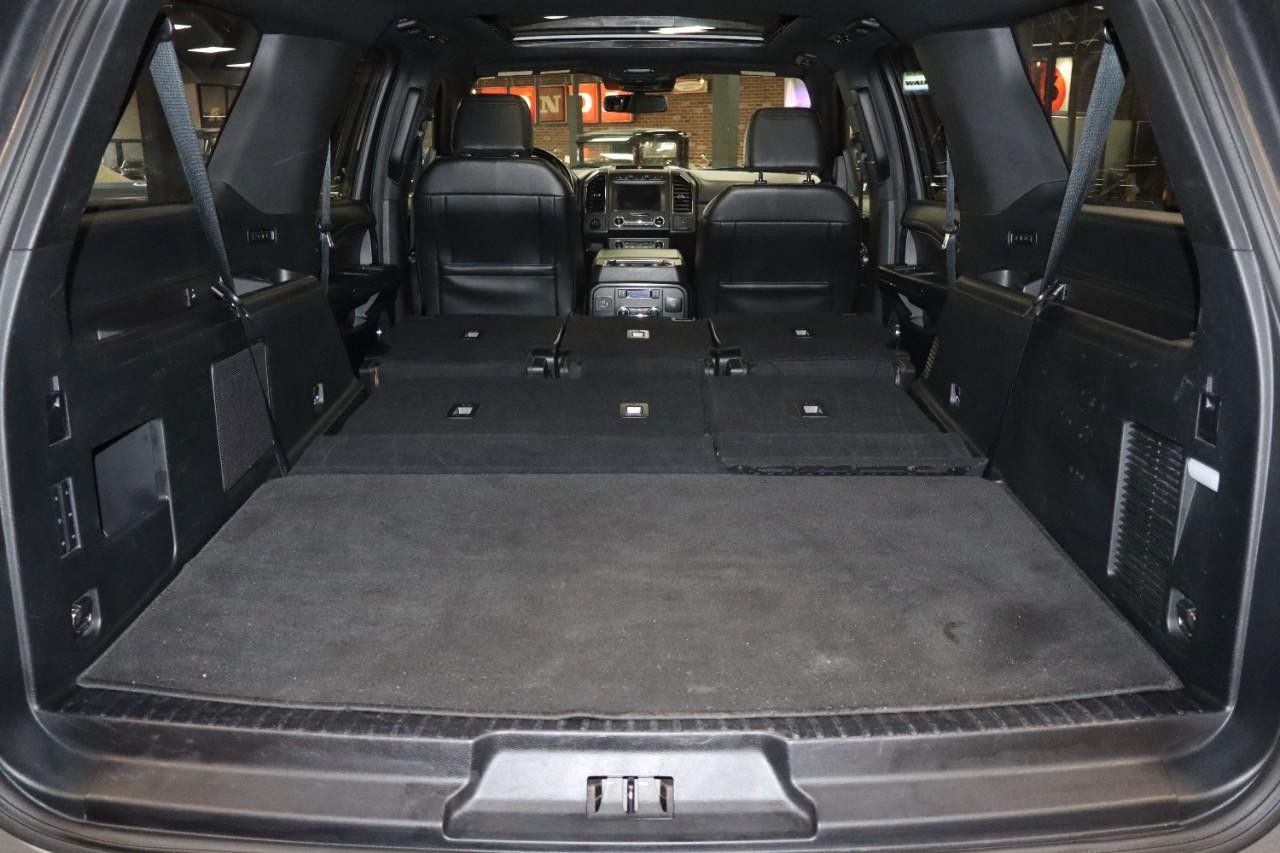 Ford Expedition Max Vehicle Full-screen Gallery Image 30