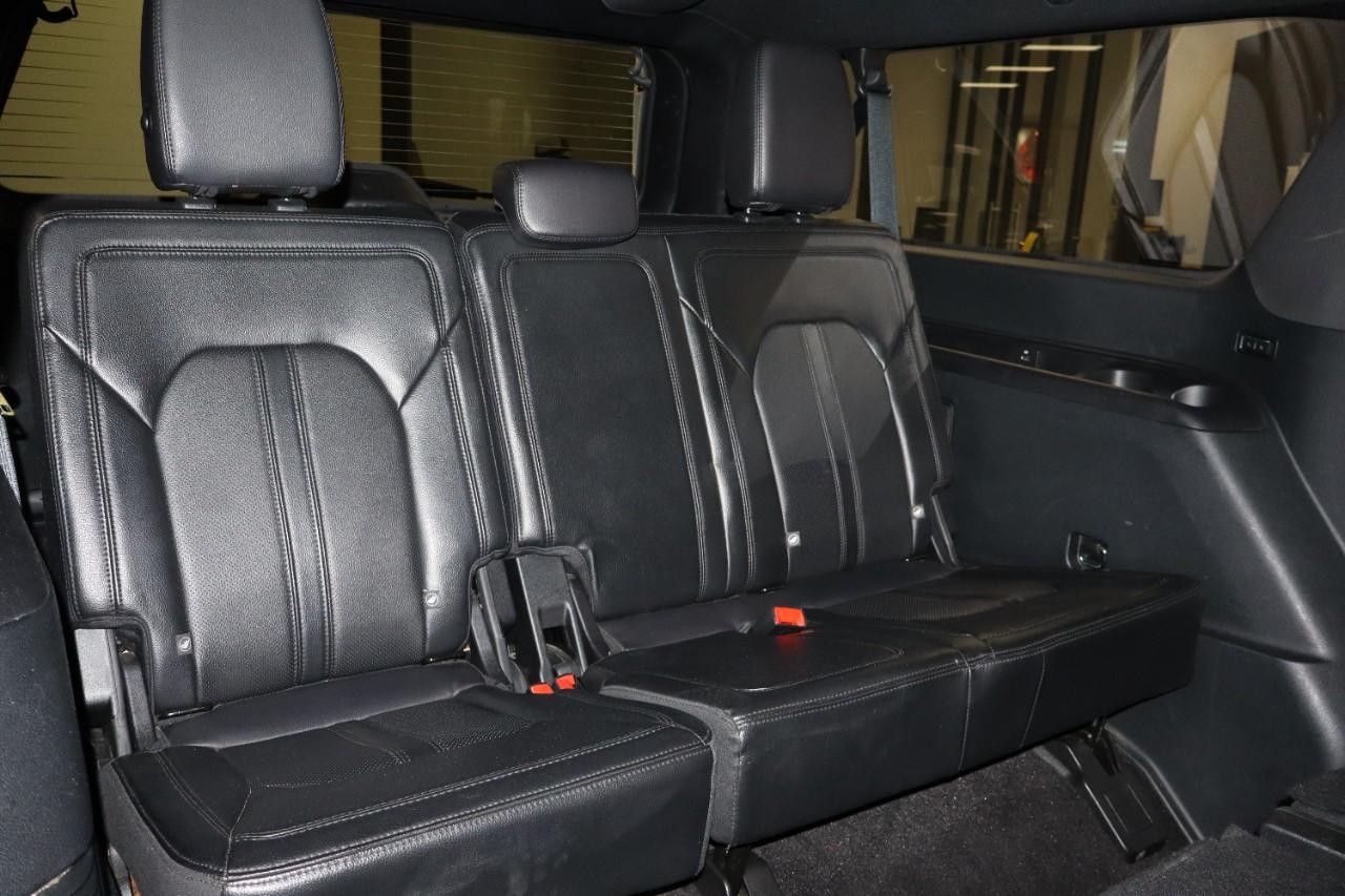 Ford Expedition Max Vehicle Full-screen Gallery Image 31