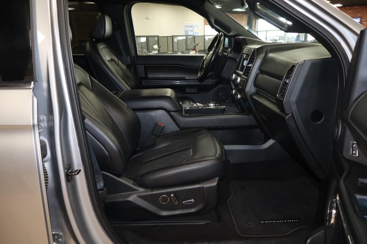 Ford Expedition Max Vehicle Full-screen Gallery Image 34