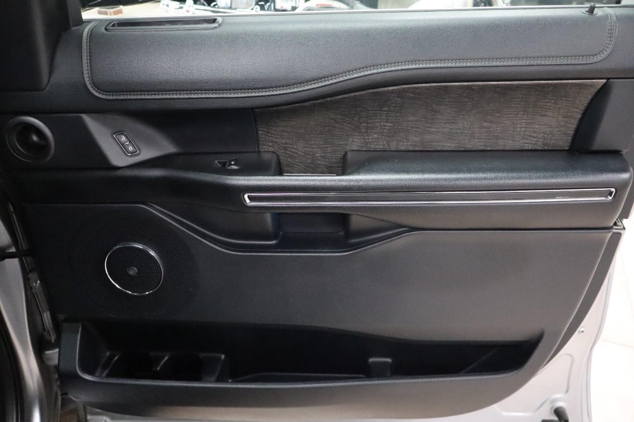 Ford Expedition Max Vehicle Full-screen Gallery Image 35