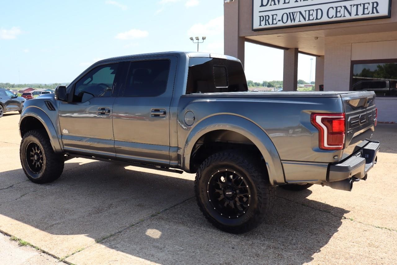 Ford F-150 Vehicle Full-screen Gallery Image 3