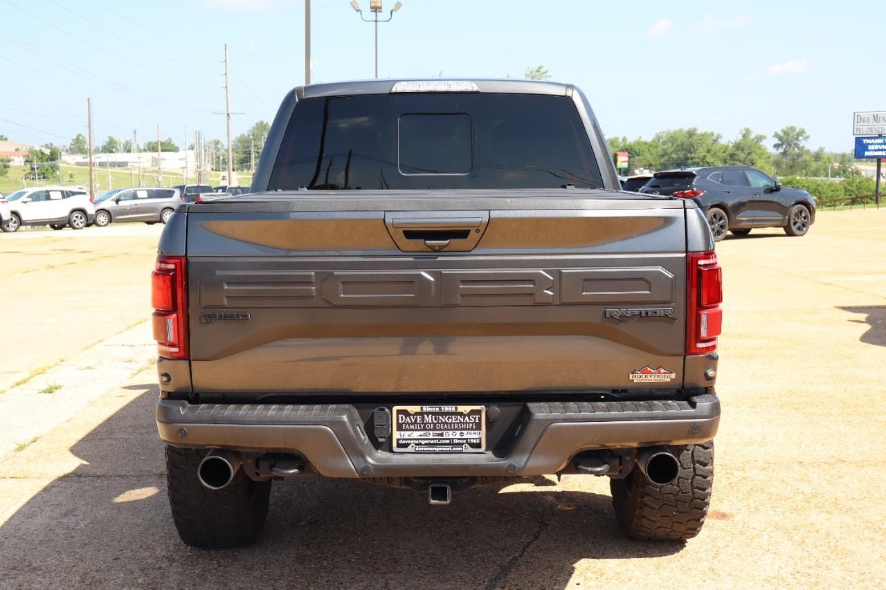 Ford F-150 Vehicle Full-screen Gallery Image 4