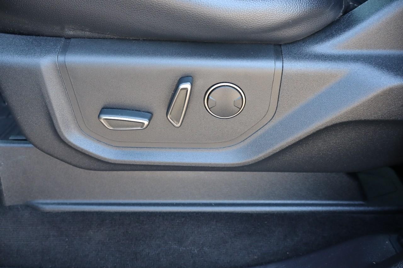 Ford F-150 Vehicle Full-screen Gallery Image 10