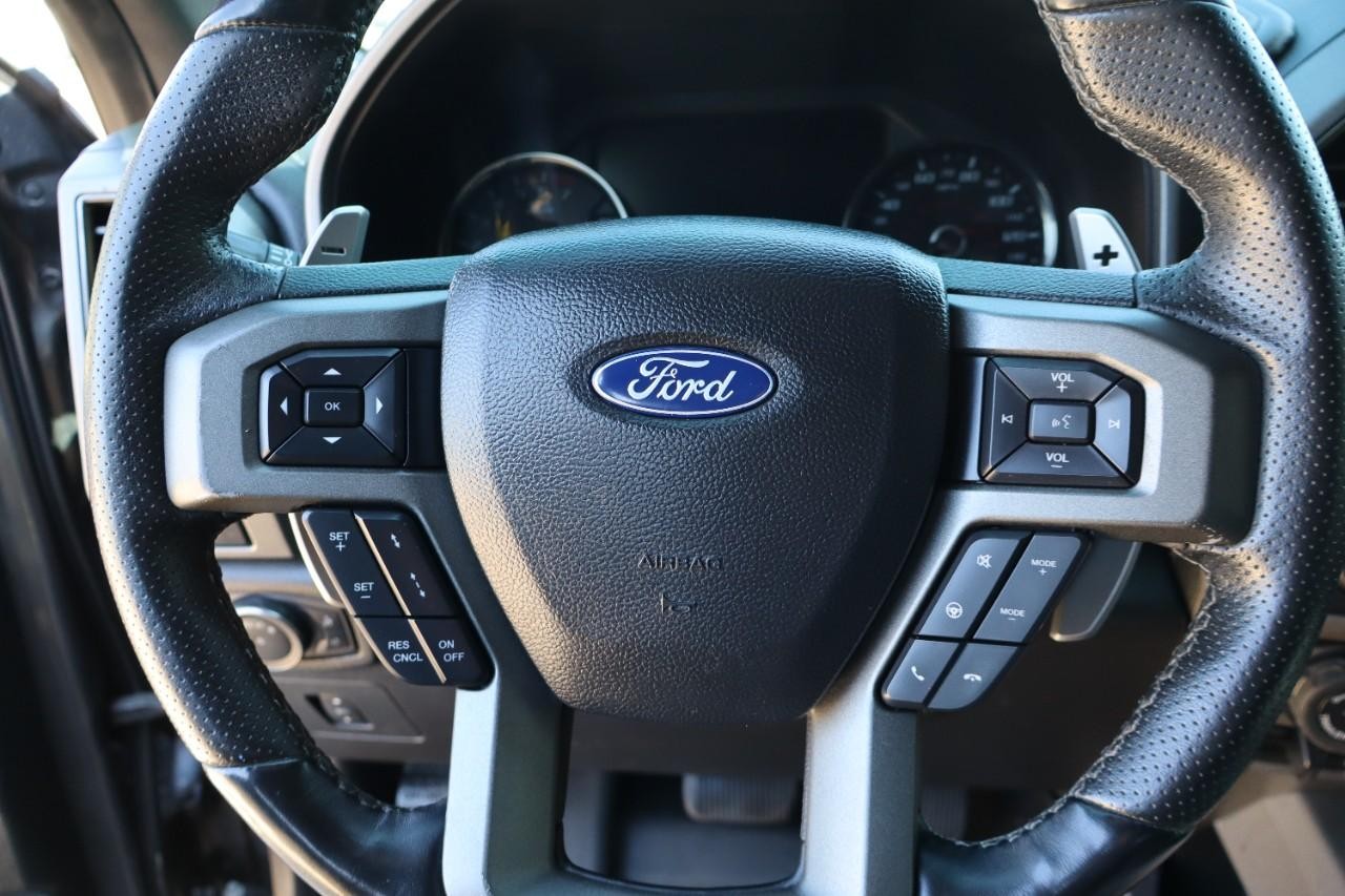 Ford F-150 Vehicle Full-screen Gallery Image 13