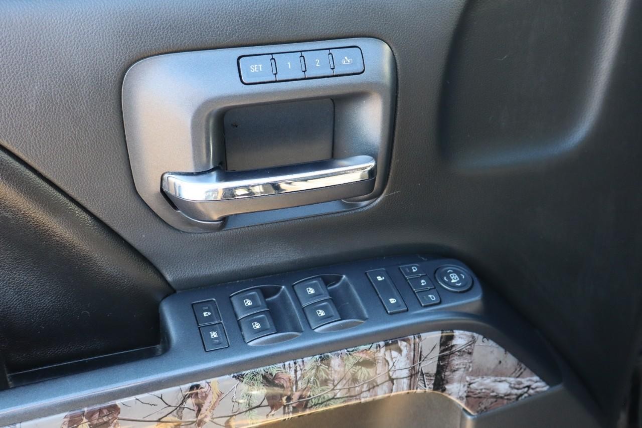 Chevrolet Silverado 1500 Vehicle Full-screen Gallery Image 12