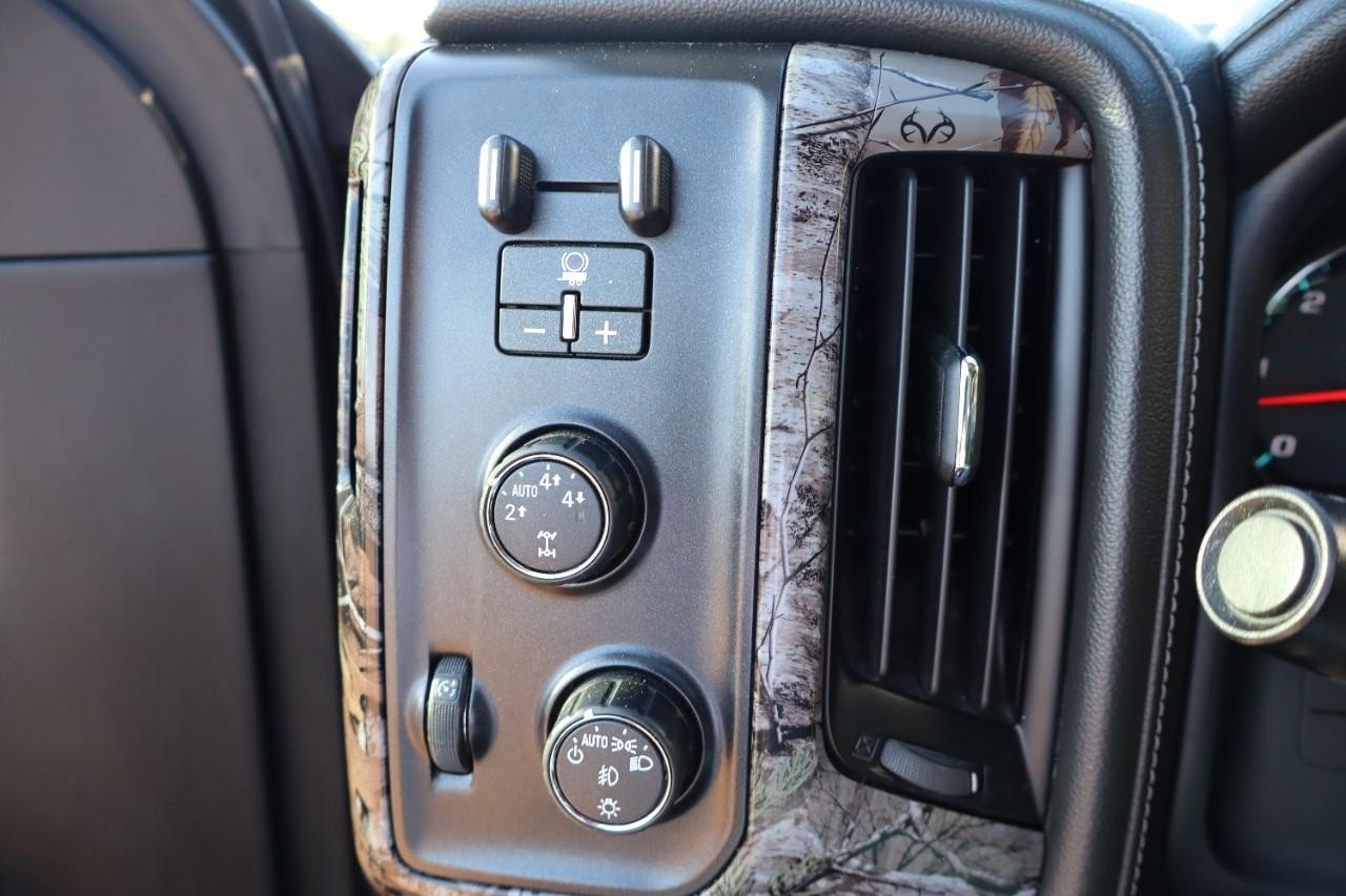 Chevrolet Silverado 1500 Vehicle Full-screen Gallery Image 19