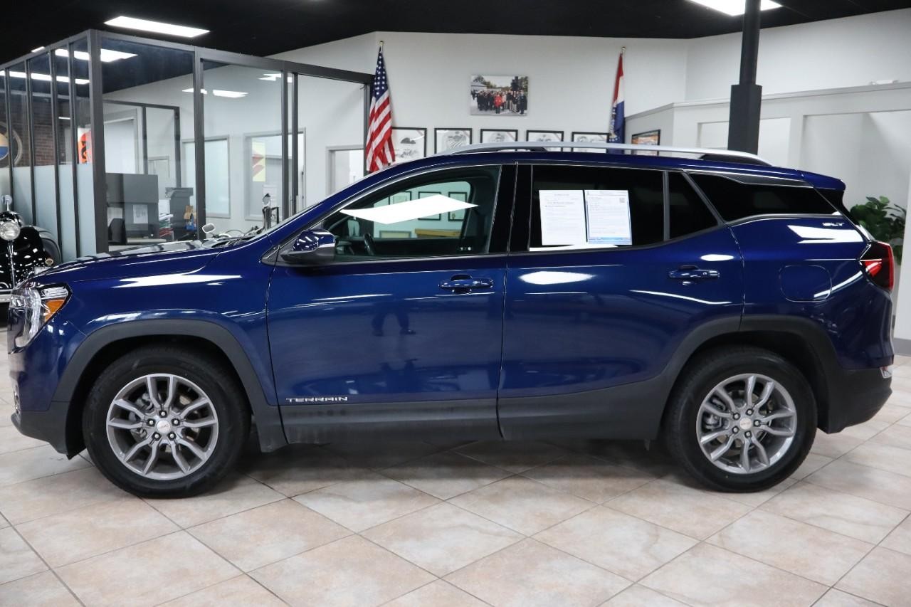 GMC Terrain Vehicle Full-screen Gallery Image 3