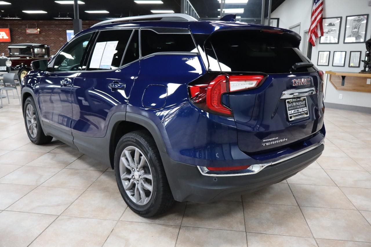 GMC Terrain Vehicle Full-screen Gallery Image 4