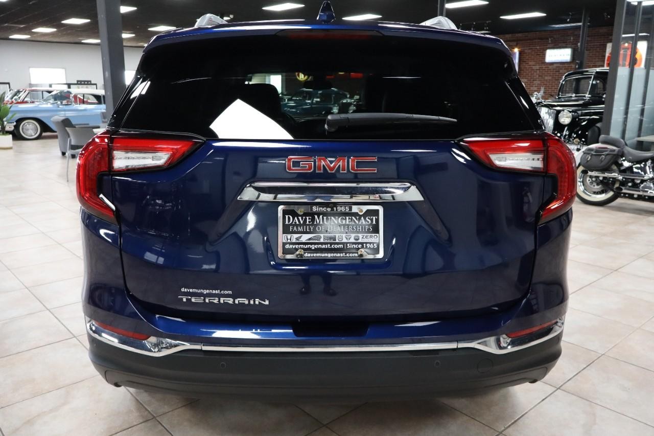 GMC Terrain Vehicle Full-screen Gallery Image 5