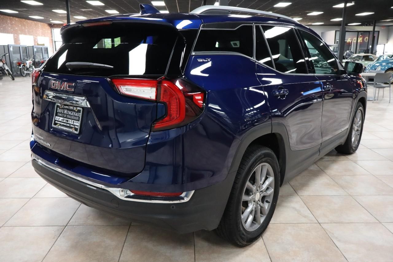 GMC Terrain Vehicle Full-screen Gallery Image 6