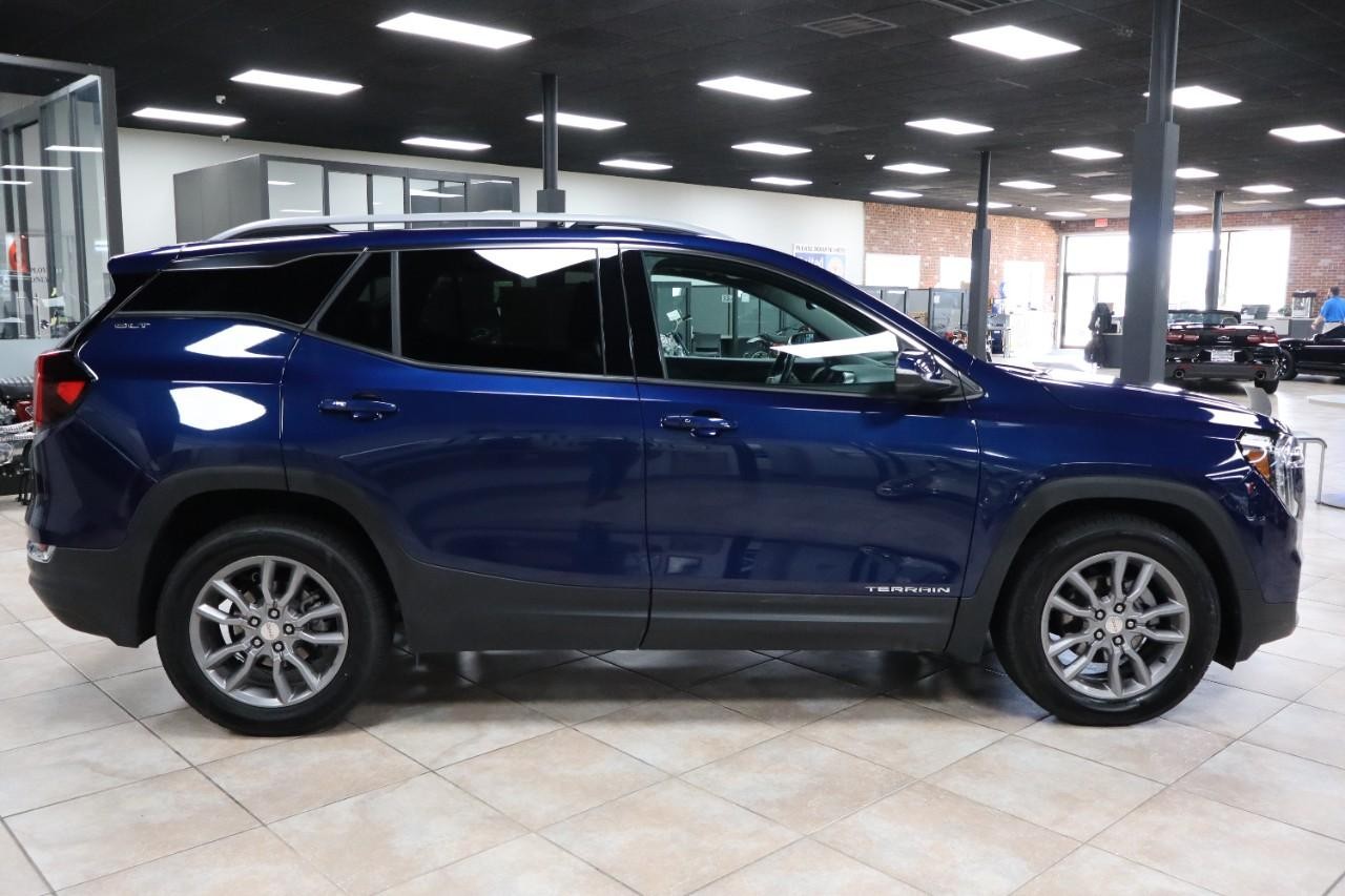 GMC Terrain Vehicle Full-screen Gallery Image 7