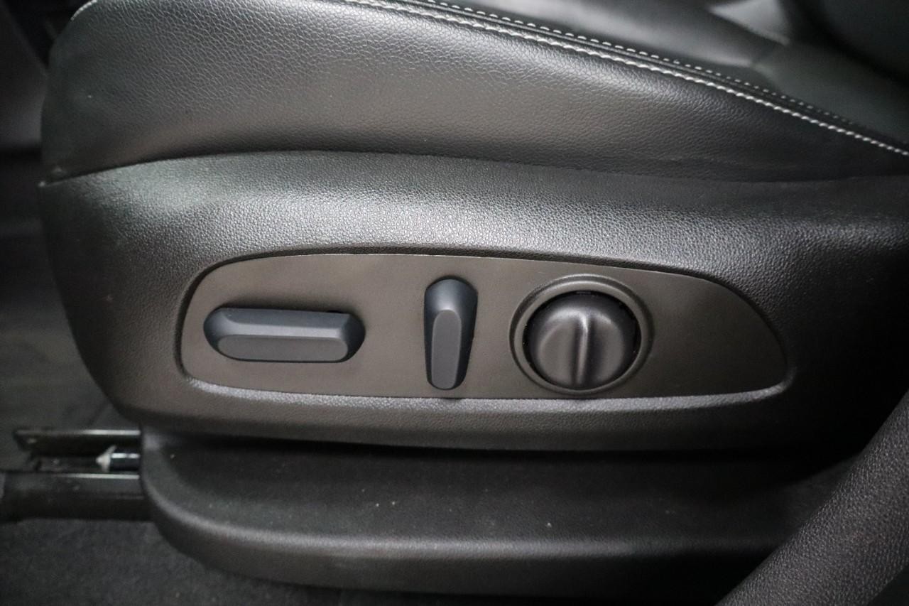 GMC Terrain Vehicle Full-screen Gallery Image 12