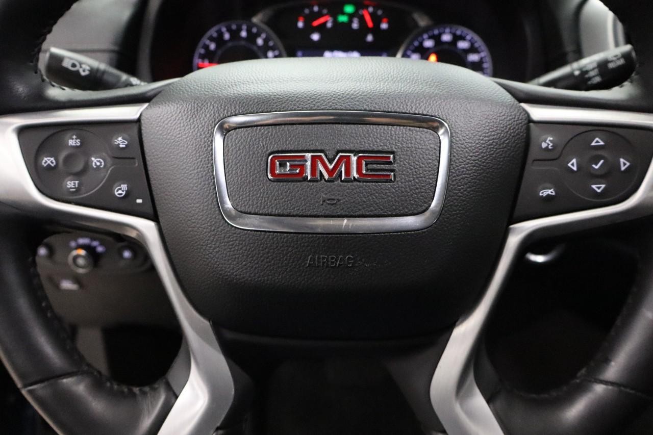 GMC Terrain Vehicle Full-screen Gallery Image 17