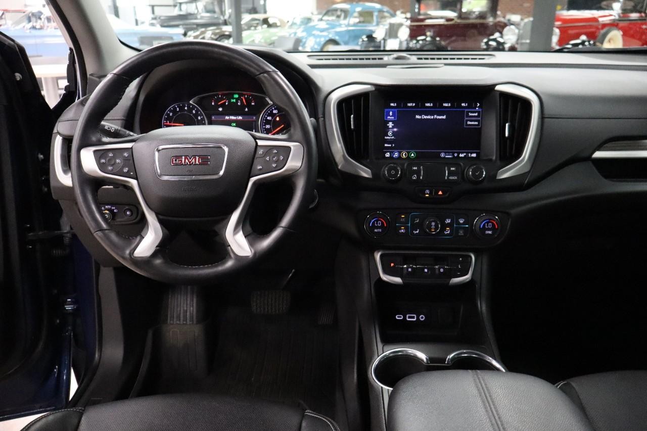 GMC Terrain Vehicle Full-screen Gallery Image 19