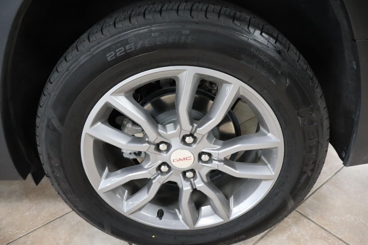 GMC Terrain Vehicle Full-screen Gallery Image 22