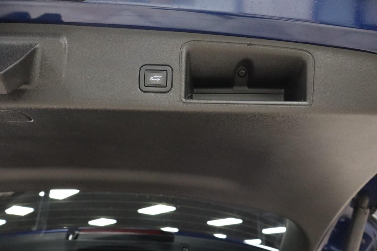 GMC Terrain Vehicle Full-screen Gallery Image 24