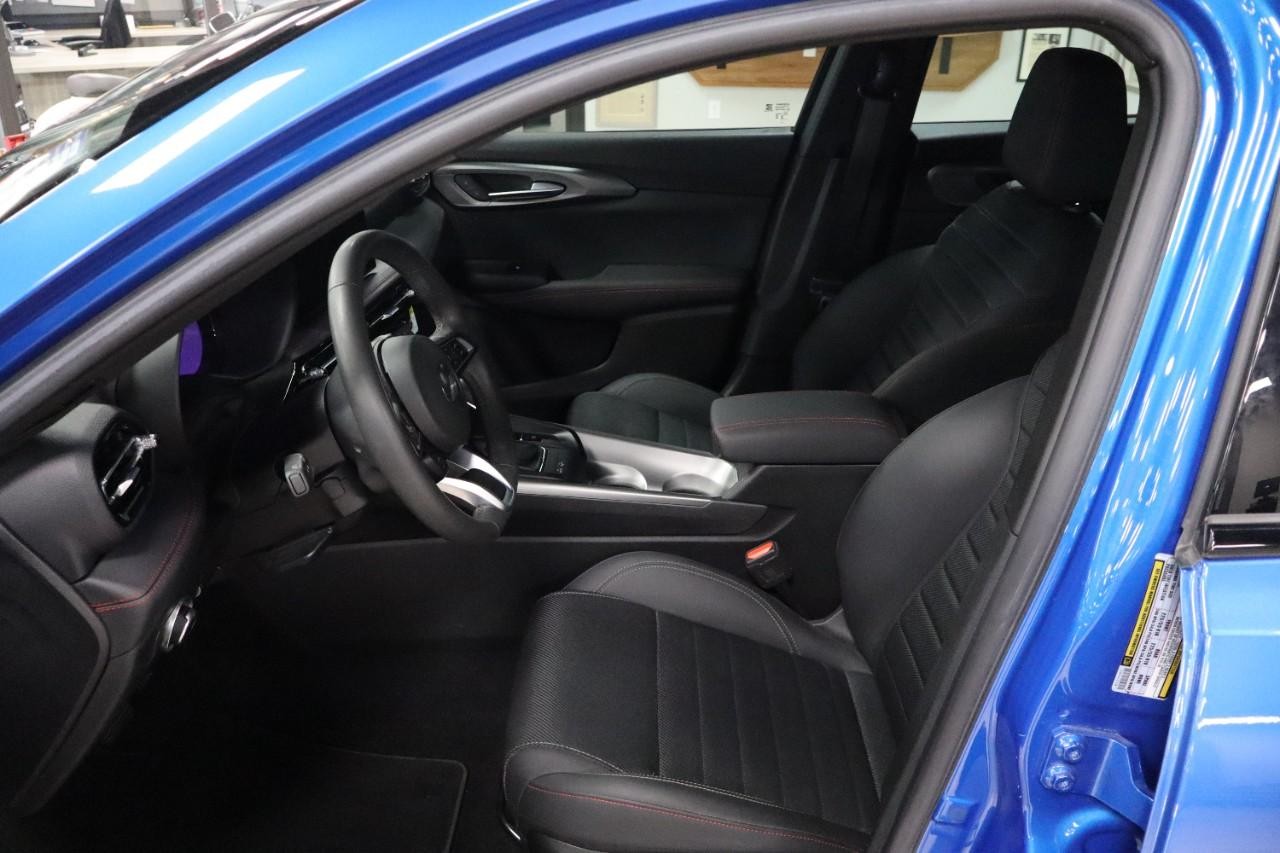 Dodge Hornet Vehicle Full-screen Gallery Image 9