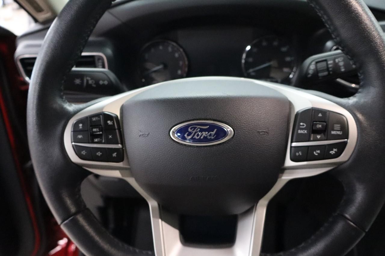 Ford Explorer Vehicle Full-screen Gallery Image 13