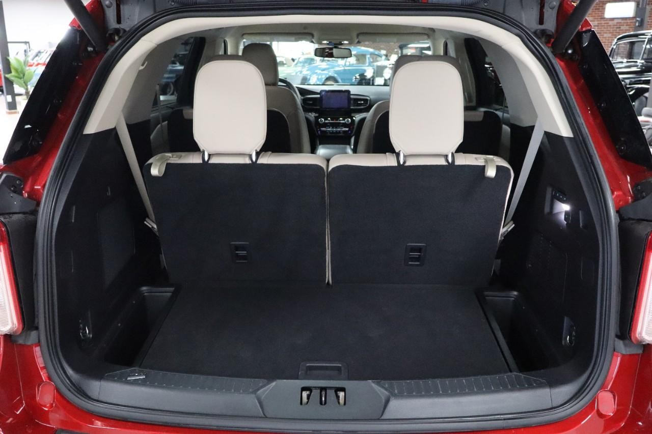 Ford Explorer Vehicle Full-screen Gallery Image 20