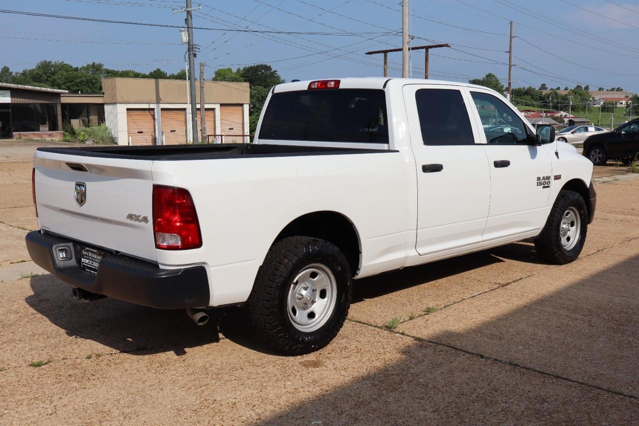 Ram 1500 Classic Vehicle Full-screen Gallery Image 5