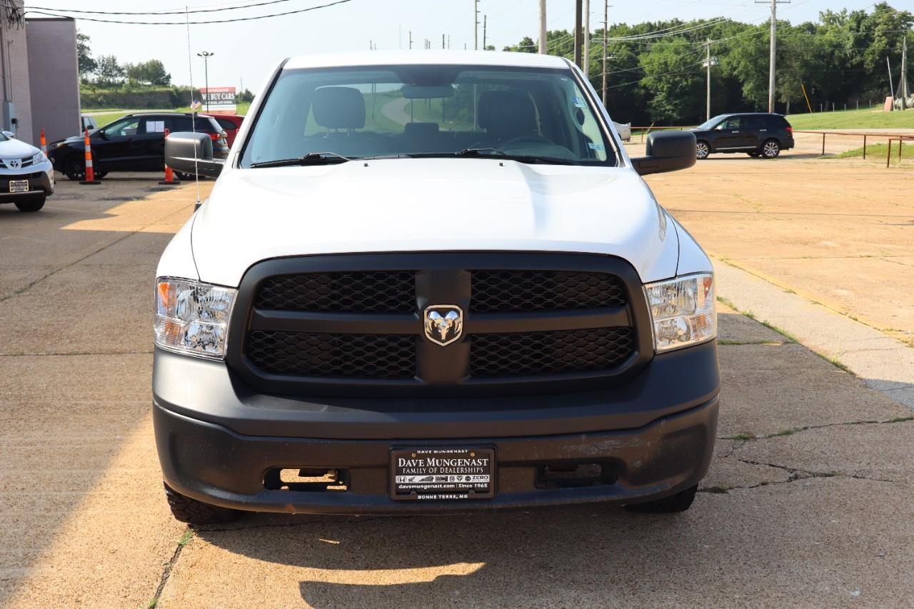 Ram 1500 Classic Vehicle Full-screen Gallery Image 8