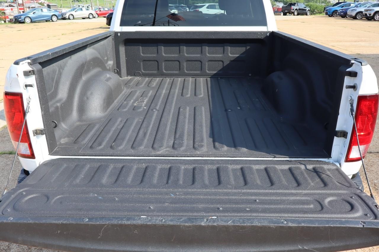 Ram 1500 Classic Vehicle Full-screen Gallery Image 9