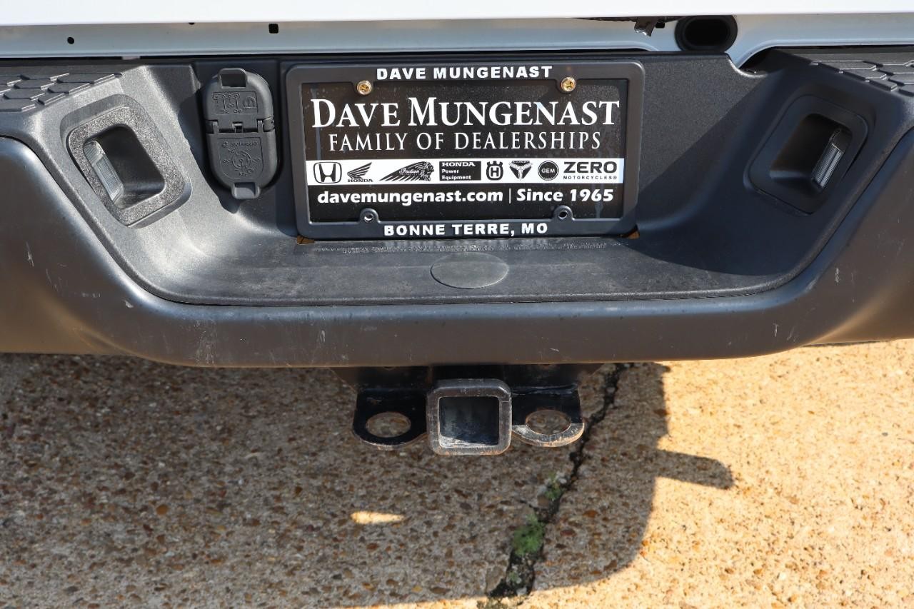 Ram 1500 Classic Vehicle Full-screen Gallery Image 10