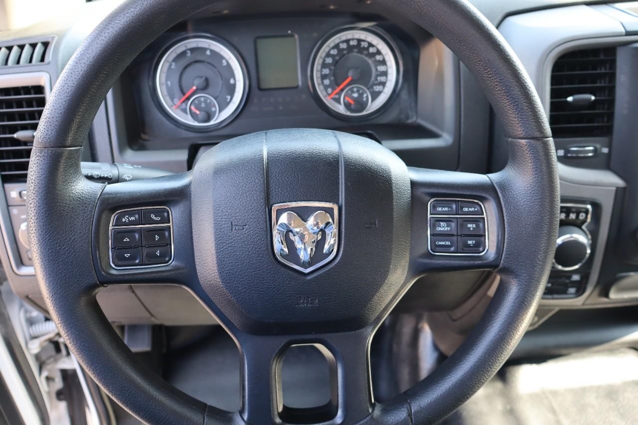 Ram 1500 Classic Vehicle Full-screen Gallery Image 15