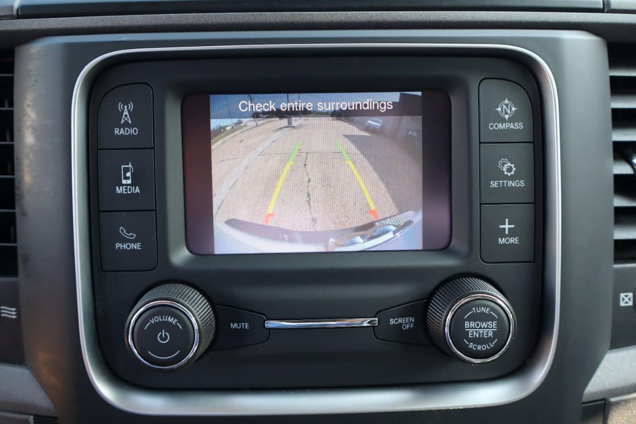 Ram 1500 Classic Vehicle Full-screen Gallery Image 16