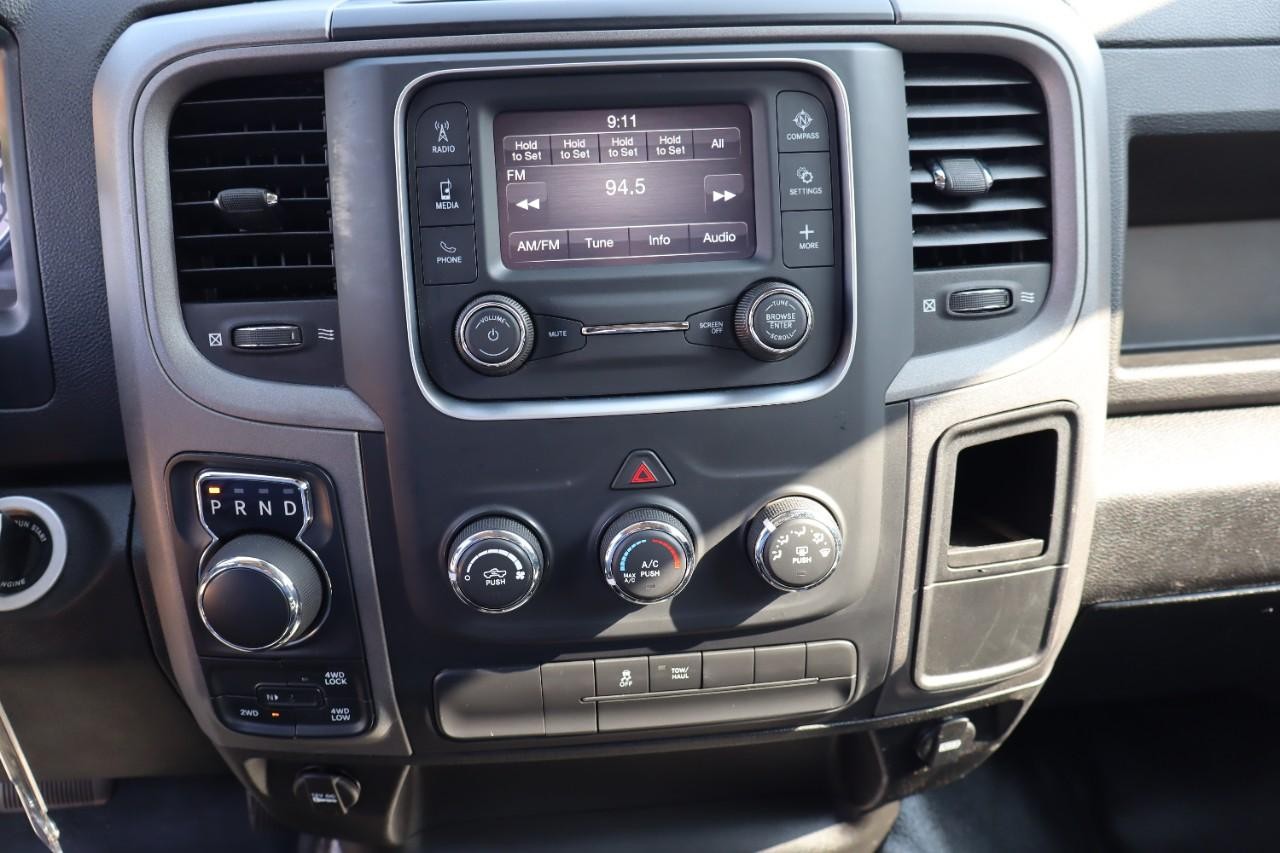 Ram 1500 Classic Vehicle Full-screen Gallery Image 17