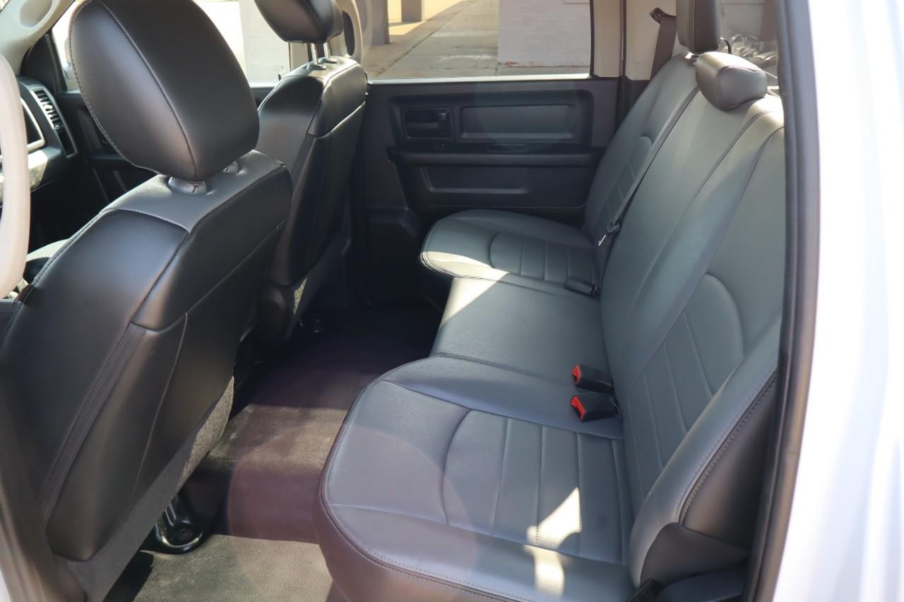 Ram 1500 Classic Vehicle Full-screen Gallery Image 18