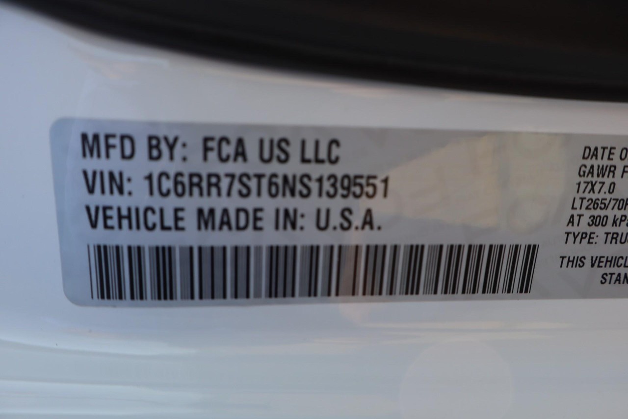 Ram 1500 Classic Vehicle Full-screen Gallery Image 19