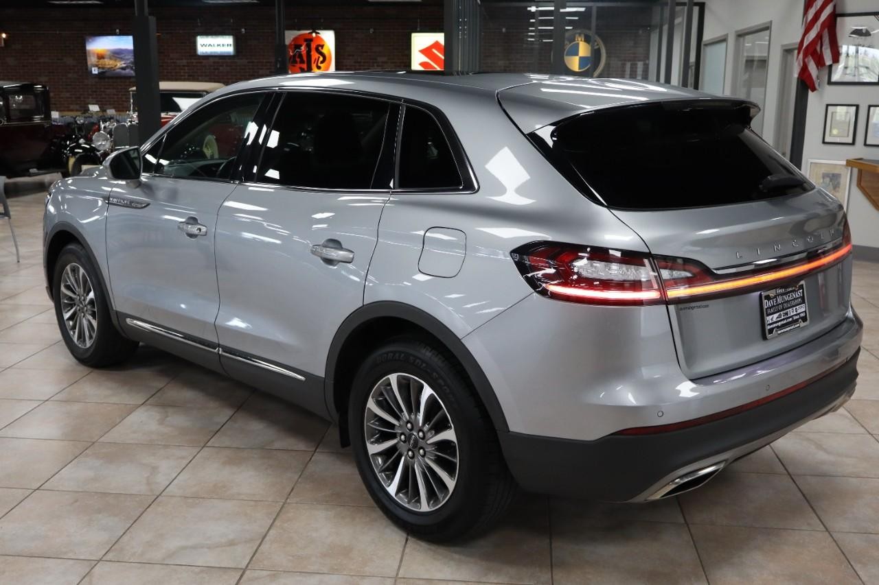 Lincoln Nautilus Vehicle Full-screen Gallery Image 3