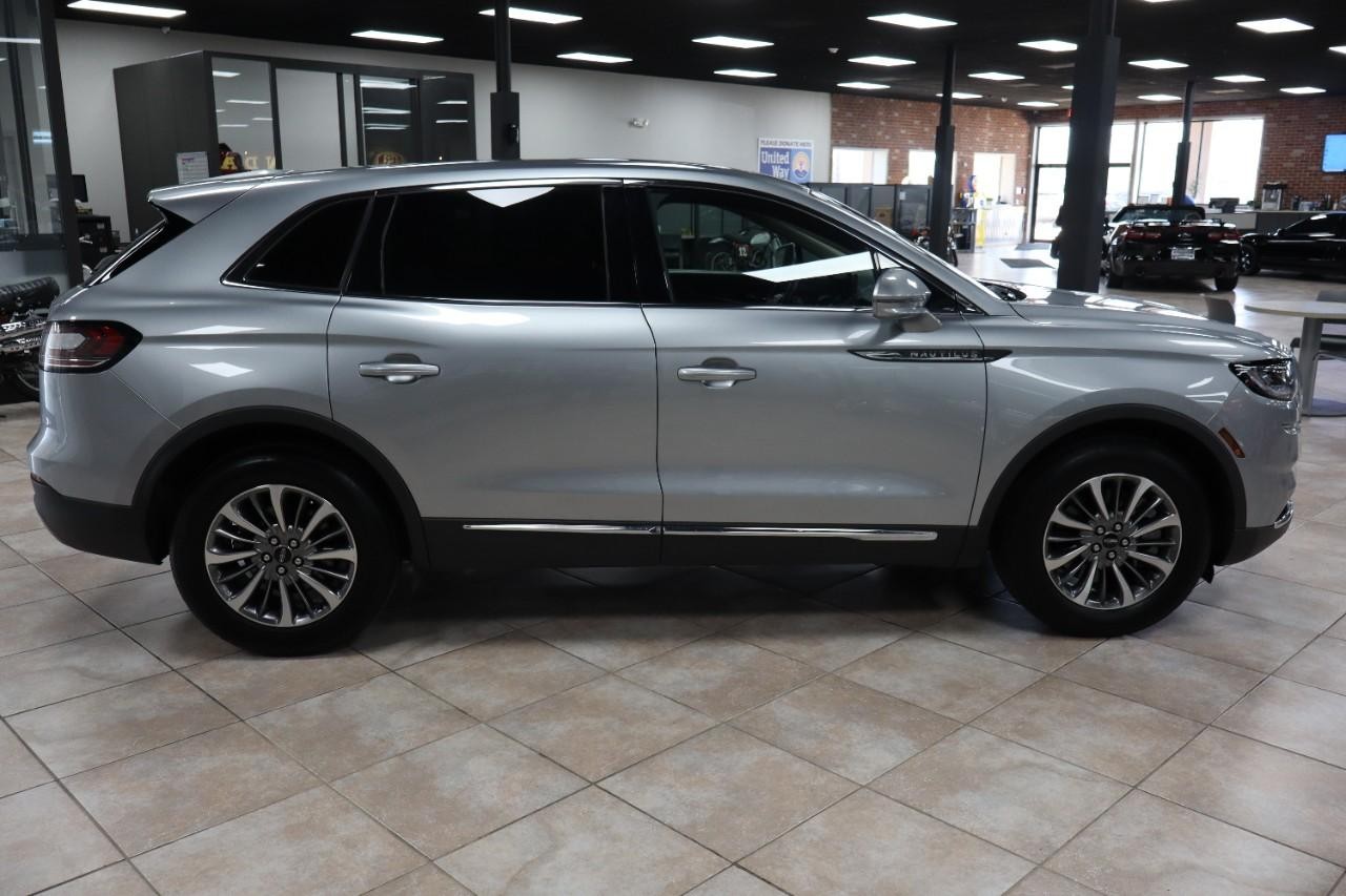 Lincoln Nautilus Vehicle Full-screen Gallery Image 6