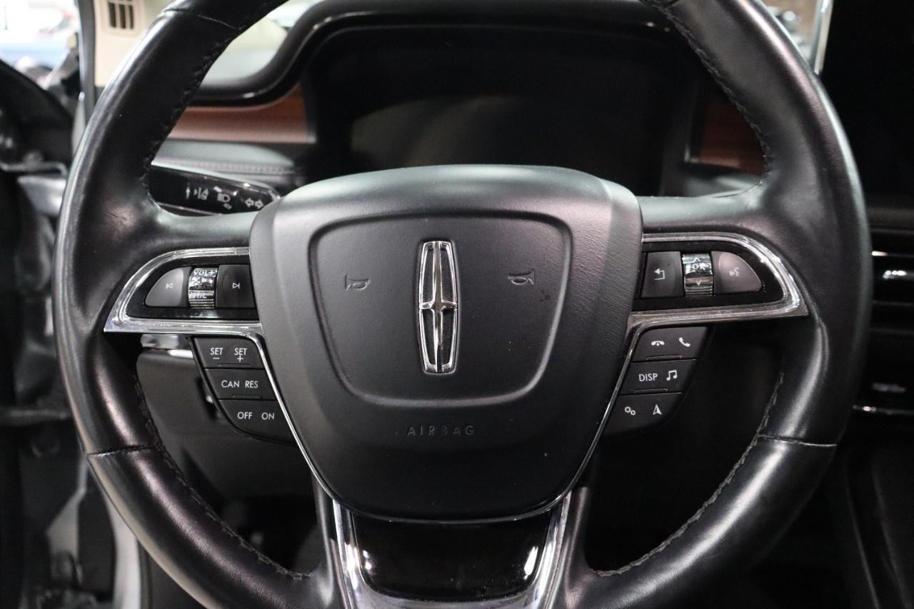 Lincoln Nautilus Vehicle Full-screen Gallery Image 13