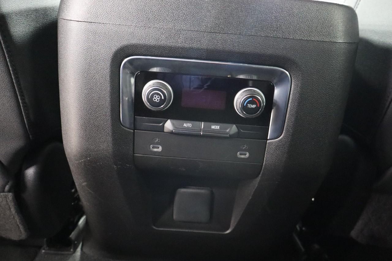 Chevrolet Tahoe Vehicle Full-screen Gallery Image 19