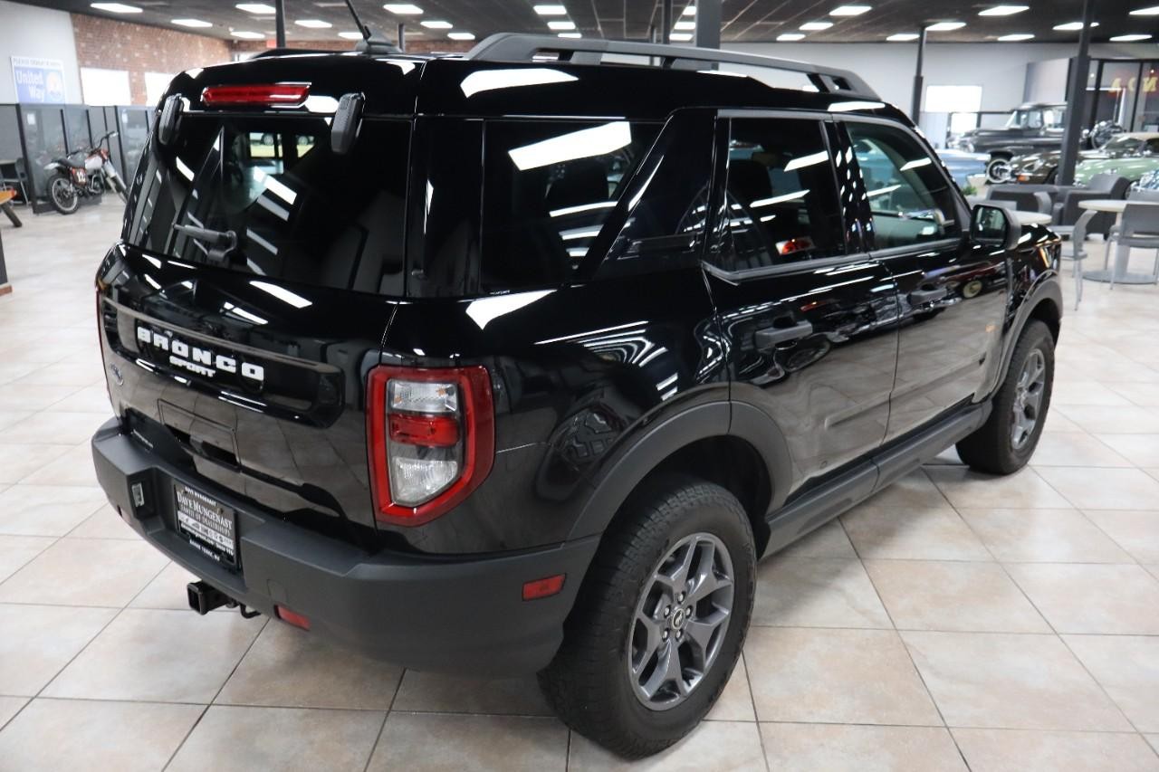 Ford Bronco Sport Vehicle Full-screen Gallery Image 5