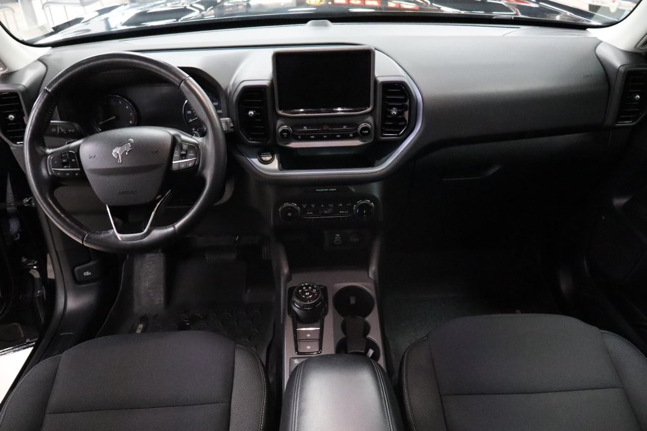 Ford Bronco Sport Vehicle Full-screen Gallery Image 12