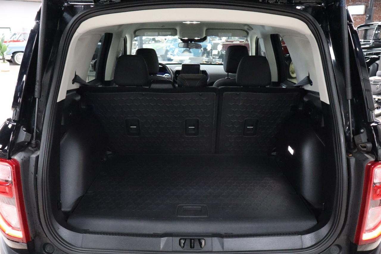 Ford Bronco Sport Vehicle Full-screen Gallery Image 18