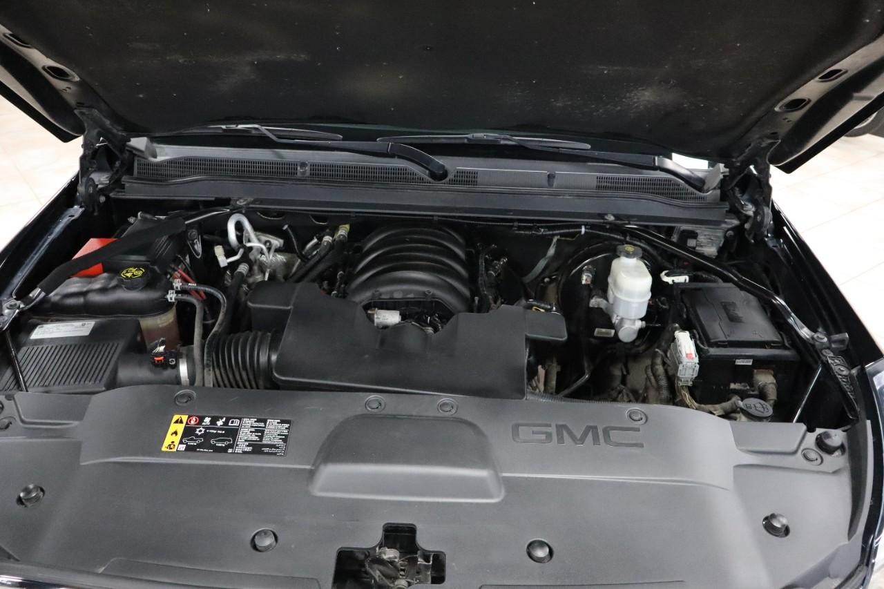 GMC Yukon Vehicle Full-screen Gallery Image 9