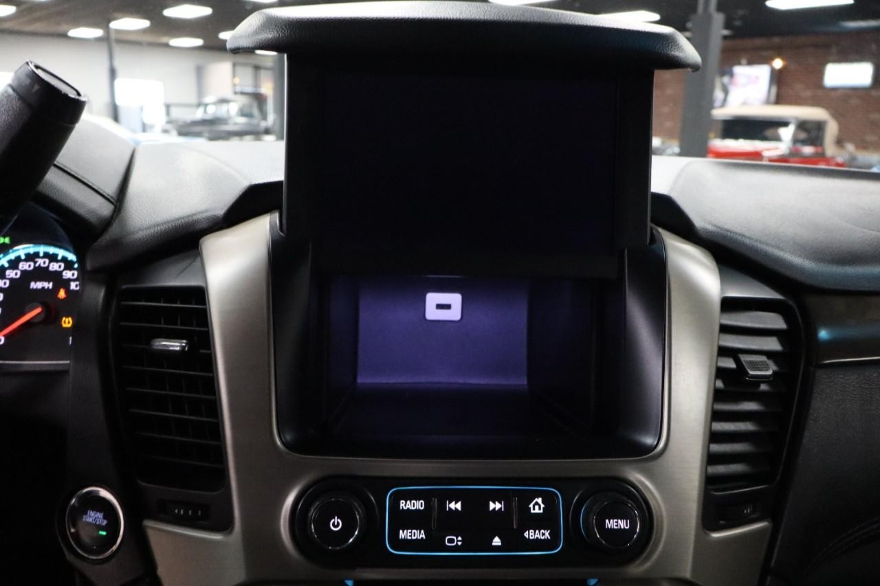 GMC Yukon Vehicle Full-screen Gallery Image 17