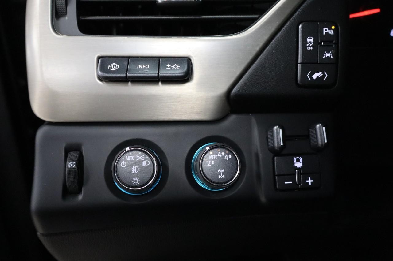 GMC Yukon Vehicle Full-screen Gallery Image 19