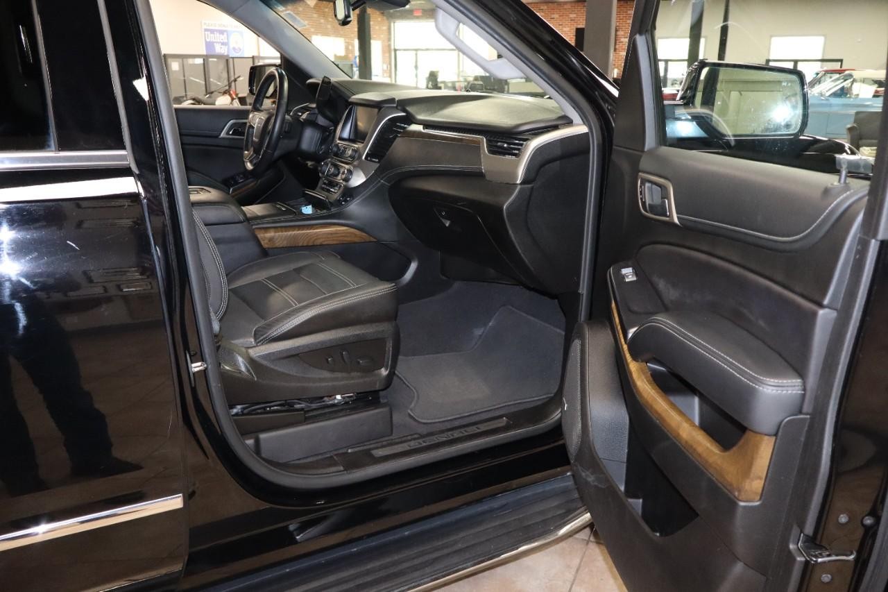 GMC Yukon Vehicle Full-screen Gallery Image 25
