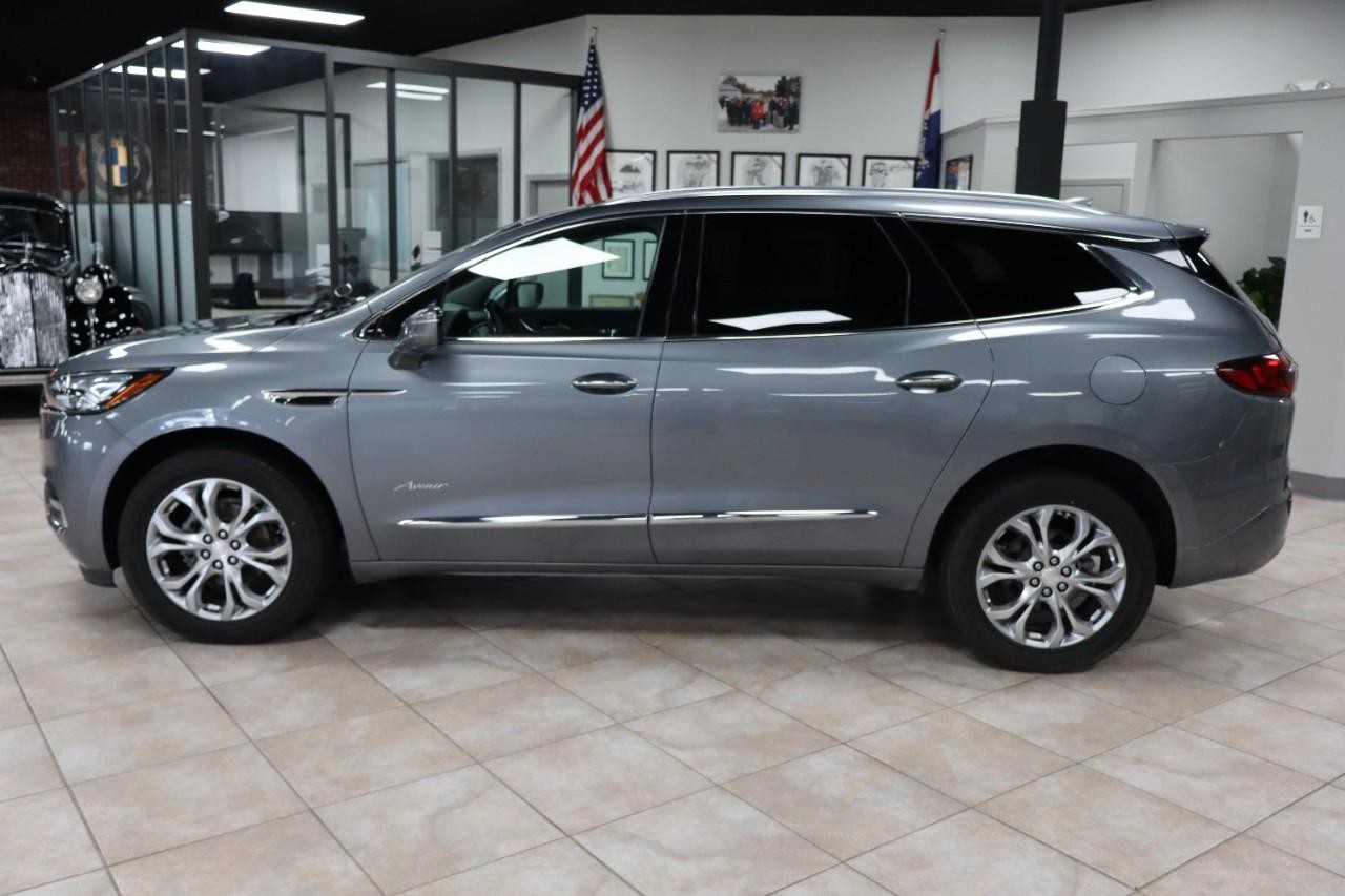 Buick Enclave Vehicle Full-screen Gallery Image 2