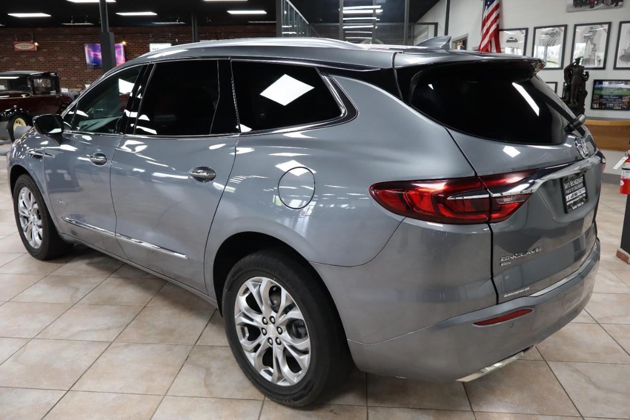 Buick Enclave Vehicle Full-screen Gallery Image 3