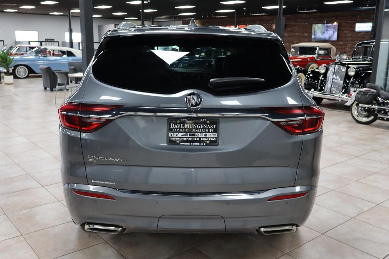 Buick Enclave Vehicle Full-screen Gallery Image 4