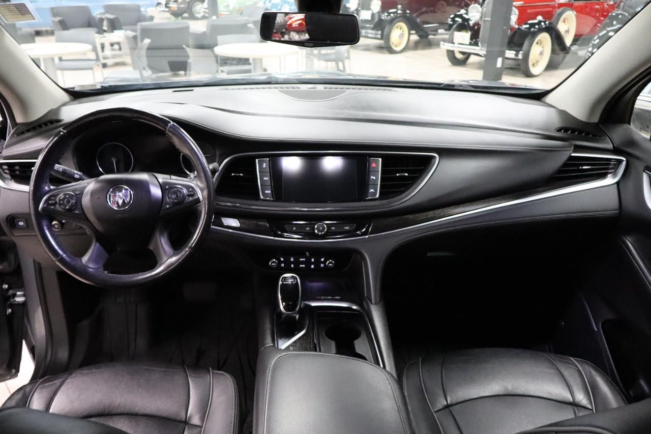 Buick Enclave Vehicle Full-screen Gallery Image 12