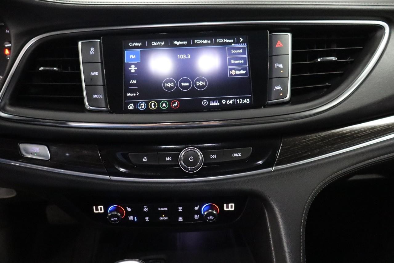 Buick Enclave Vehicle Full-screen Gallery Image 15